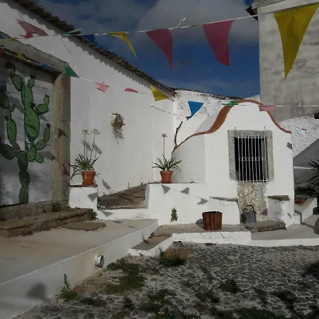 Casa Das Andorinhas Country house *