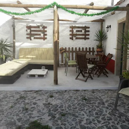 Casa Das Andorinhas Vila Pouca (Lisbon)